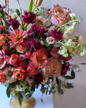 Load image into Gallery viewer, The Juliette flower arrangement for Local Delivery