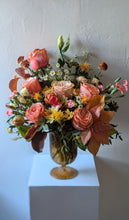 Load image into Gallery viewer, The Juliette flower arrangement for Local Delivery
