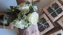 Load image into Gallery viewer, Wrist Corsage