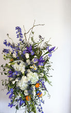 Load image into Gallery viewer, Deluxe standing Floral Spray