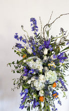 Load image into Gallery viewer, Deluxe standing Floral Spray