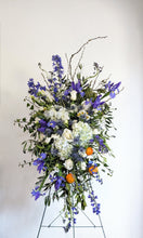 Load image into Gallery viewer, Deluxe standing Floral Spray