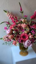 Load image into Gallery viewer, The Juliette flower arrangement for Local Delivery