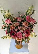 Load image into Gallery viewer, The Juliette flower arrangement for Local Delivery