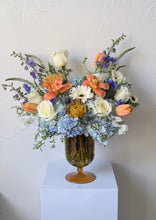 Load image into Gallery viewer, The Juliette flower arrangement for Local Delivery