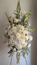 Load image into Gallery viewer, Deluxe standing Floral Spray