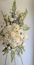 Load image into Gallery viewer, Deluxe standing Floral Spray