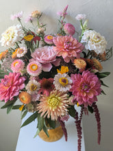 Load image into Gallery viewer, The Juliette flower arrangement for Local Delivery