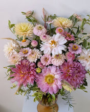 Load image into Gallery viewer, The Juliette flower arrangement for Local Delivery