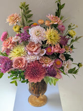 Load image into Gallery viewer, The Juliette flower arrangement for Local Delivery