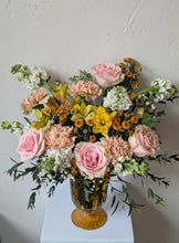 Load image into Gallery viewer, The Juliette flower arrangement for Local Delivery