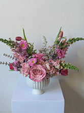 Load image into Gallery viewer, Light and Airy Floral arrangement for local delivery