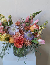 Load image into Gallery viewer, Petite Garden Bouquet for Local Flower Delivery