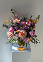 Load image into Gallery viewer, The Juliette flower arrangement for Local Delivery
