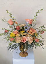Load image into Gallery viewer, The Juliette flower arrangement for Local Delivery
