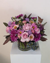 Load image into Gallery viewer, Petite Garden Bouquet for Local Flower Delivery
