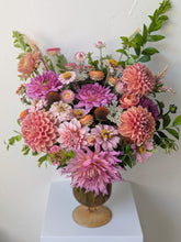 Load image into Gallery viewer, The Juliette flower arrangement for Local Delivery
