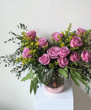 Load image into Gallery viewer, Bella Rose Bouquet for local delivery
